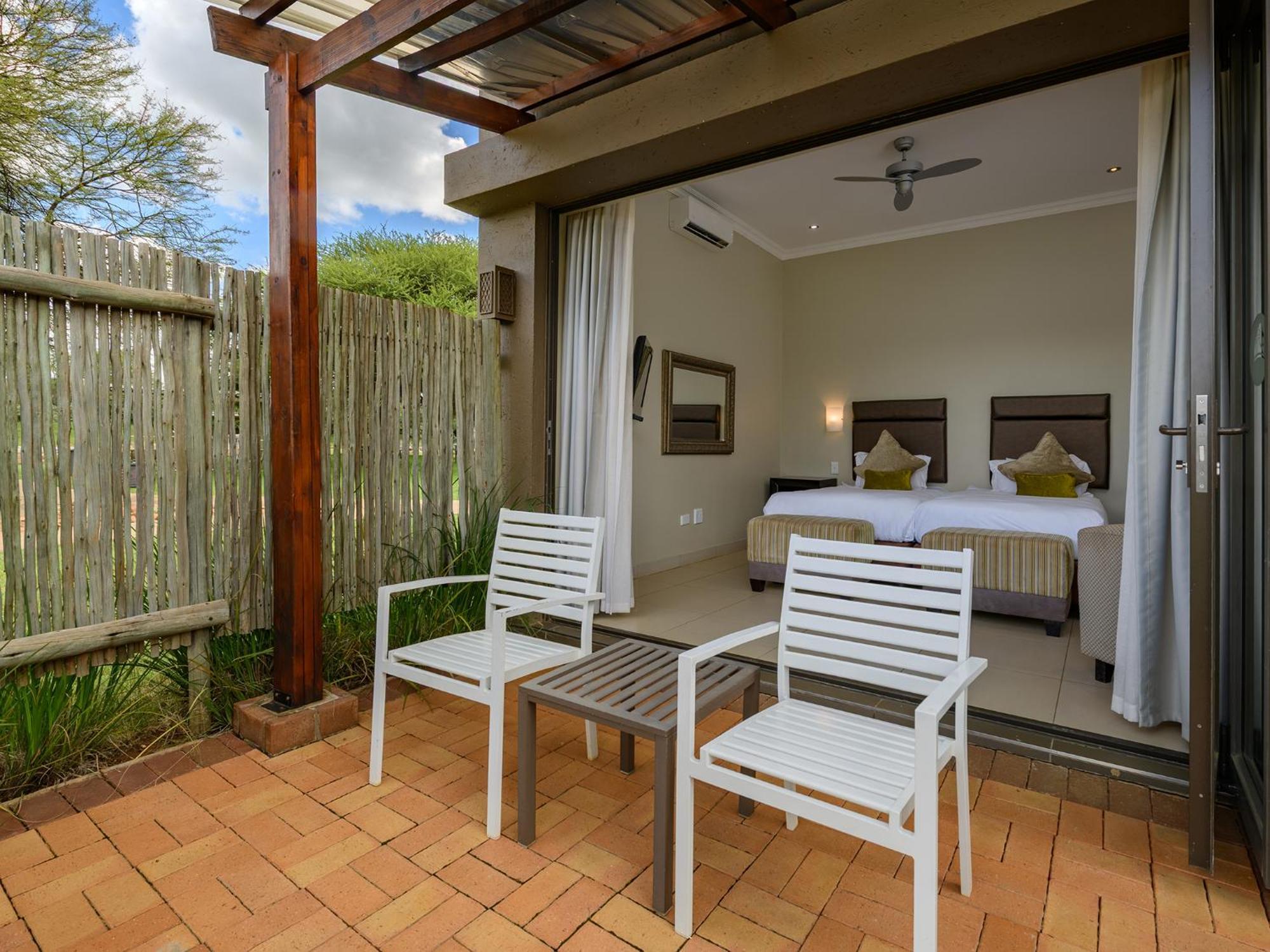 Monomotapa Village @ Legend Golf And Safari Resort Golders Green Exterior foto