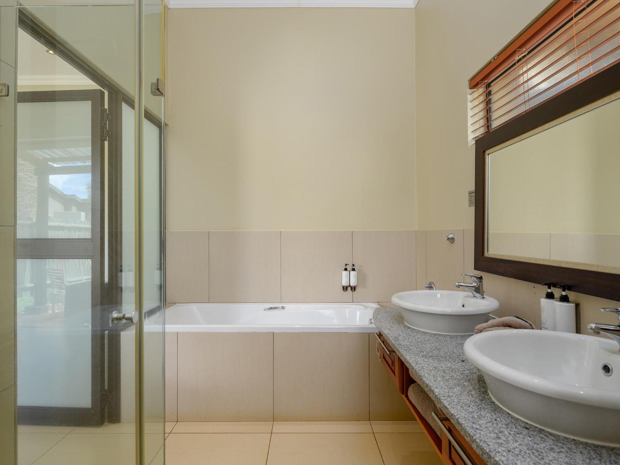 Monomotapa Village @ Legend Golf And Safari Resort Golders Green Exterior foto