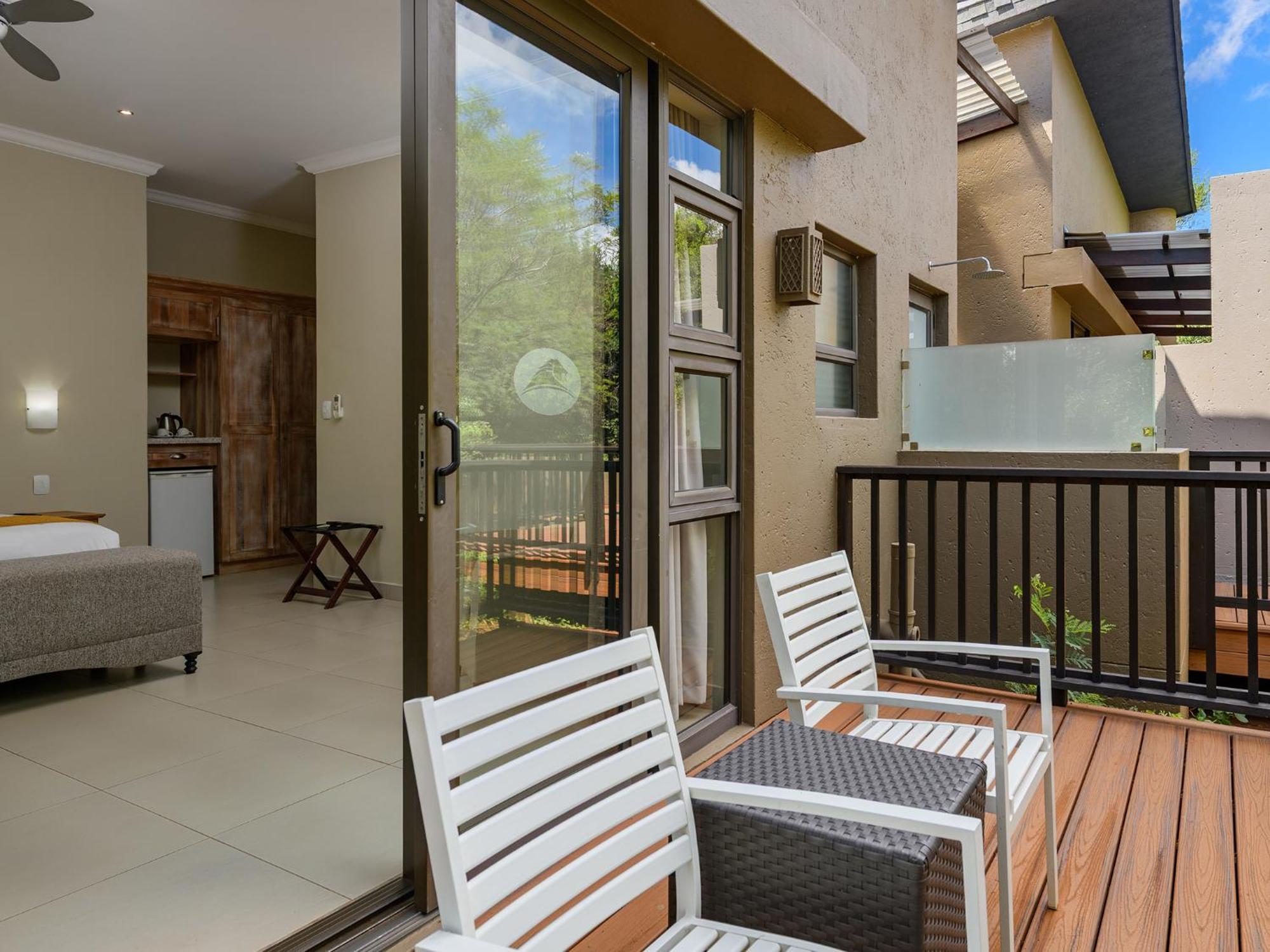 Monomotapa Village @ Legend Golf And Safari Resort Golders Green Exterior foto