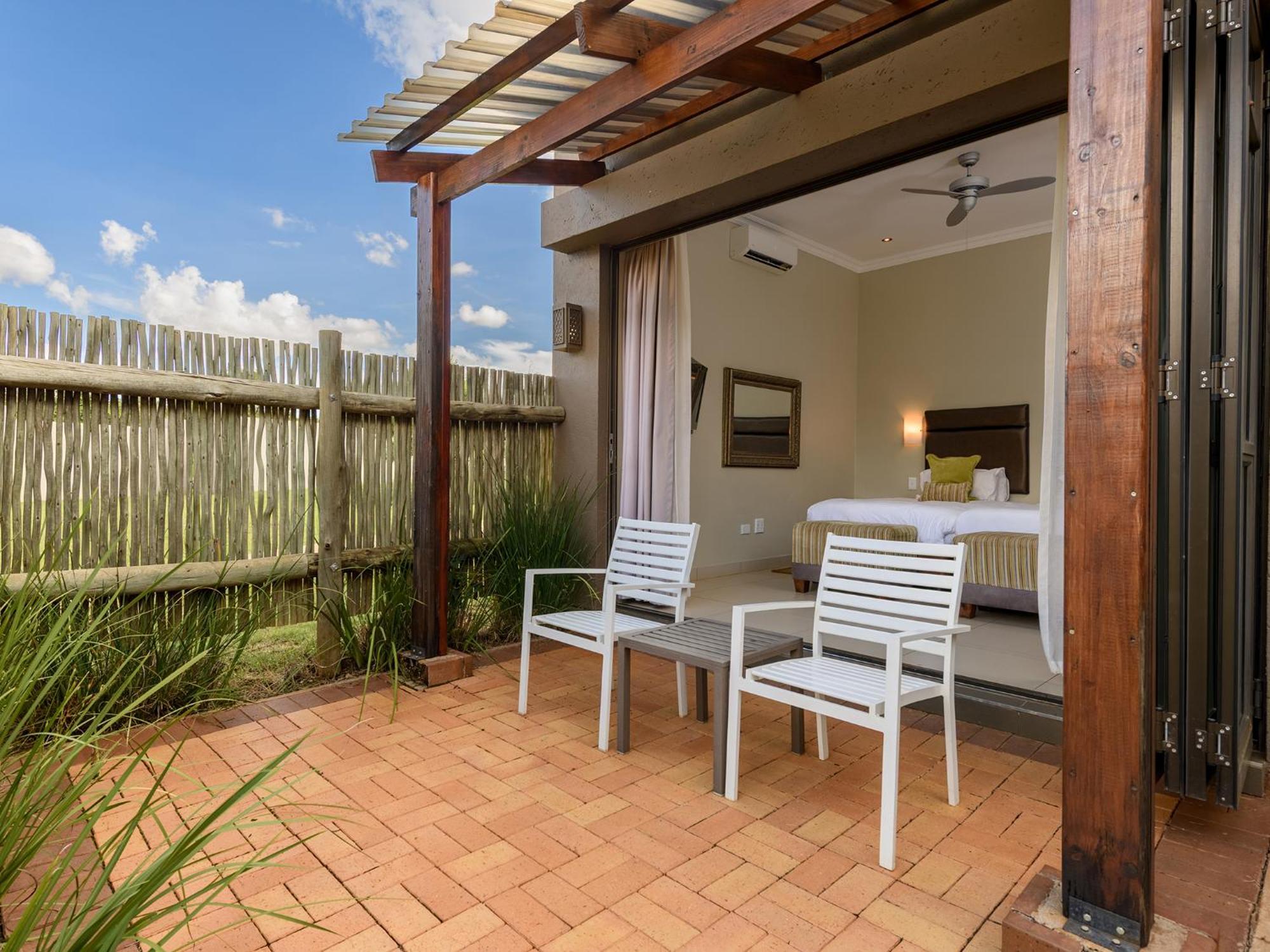 Monomotapa Village @ Legend Golf And Safari Resort Golders Green Exterior foto